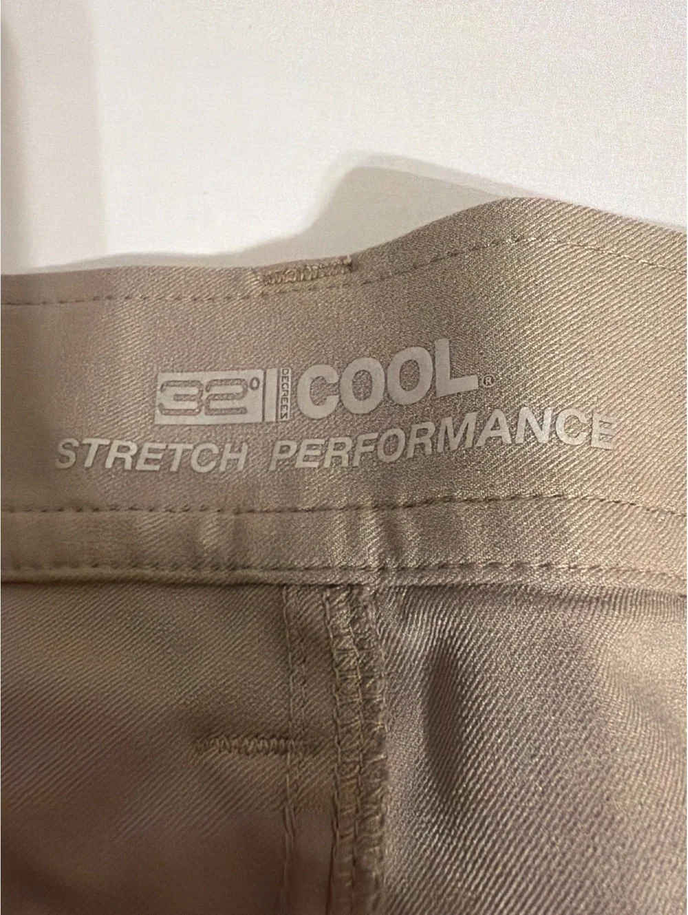 32 Degrees Cool Stretch Performance Khaki Shorts Size 44